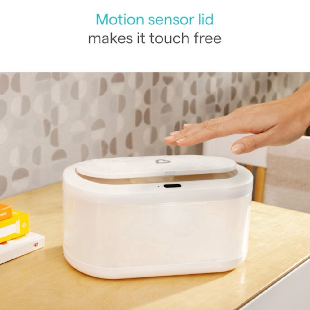 Munchkin Touch Free Wipe Warmer with Nightlight - Picture 2 of 2